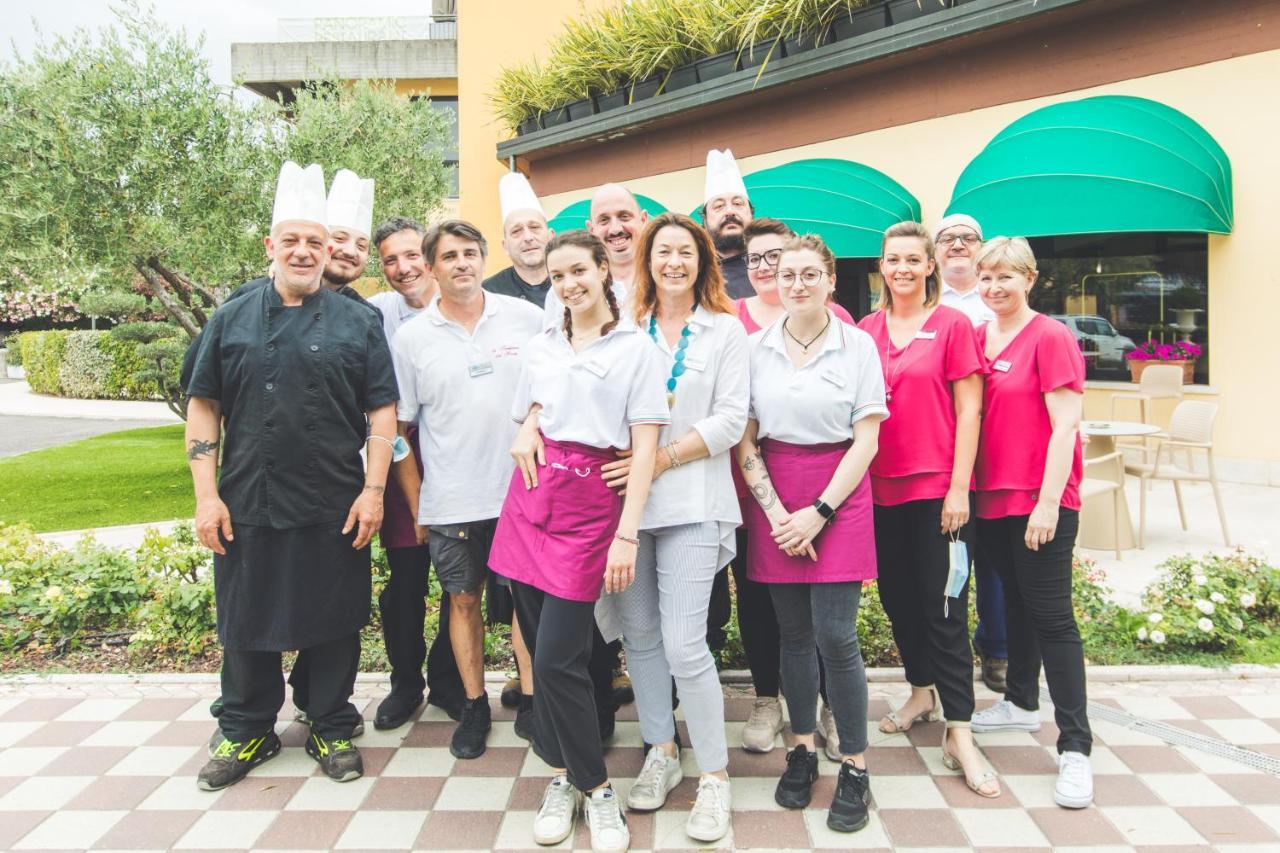 Hotel Ristorante Al Fiore 佩斯基耶拉德加达 外观 照片